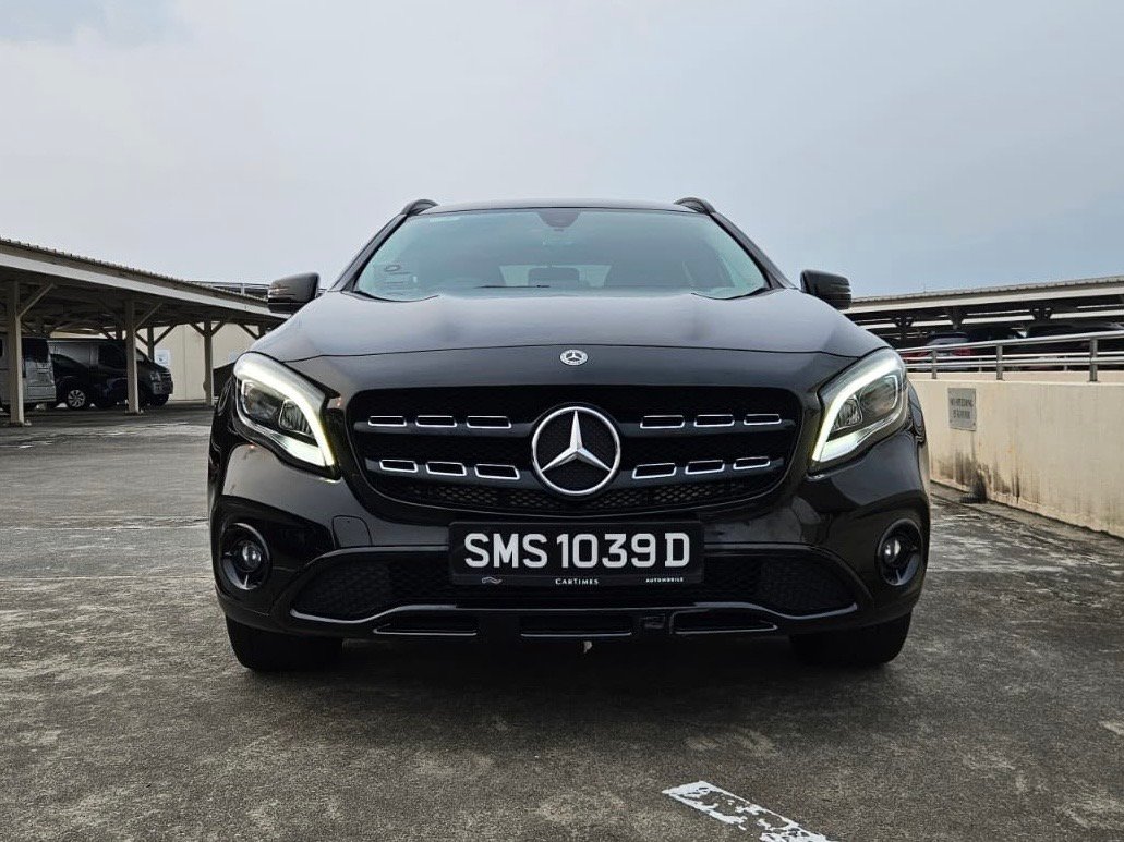 Mercedes-Benz GLA180 Urban Edition photo 3